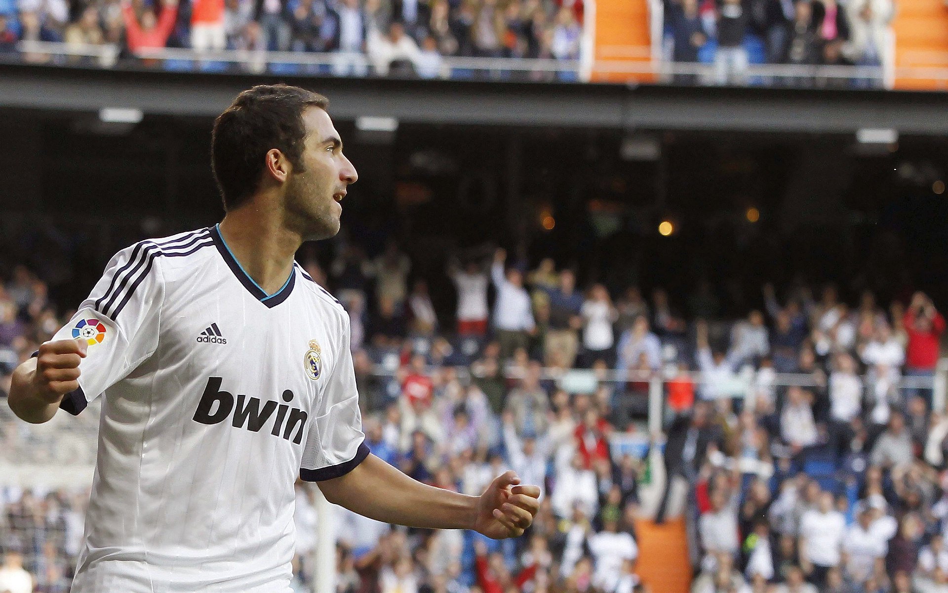 谢菲联稳健防守，刀锋战士全力保级，谢菲联队